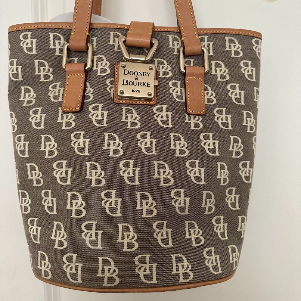 Dooney & Bourke Signature Classic Bucket Bag - Excellent Condition